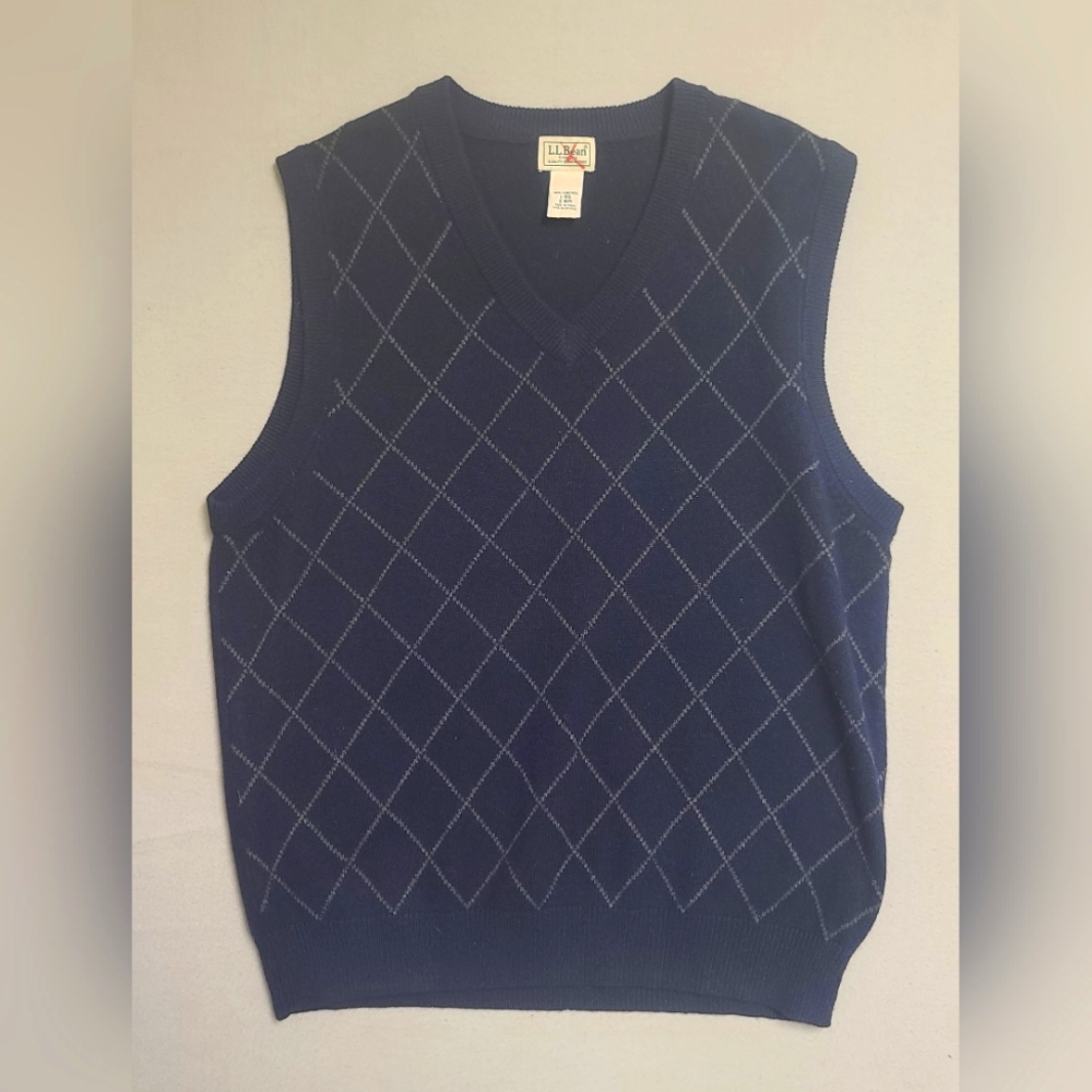 L.L. Bean Men's Sweater Vest Size L Blue 100% Lambs Wool V-neck 90s classic prep
